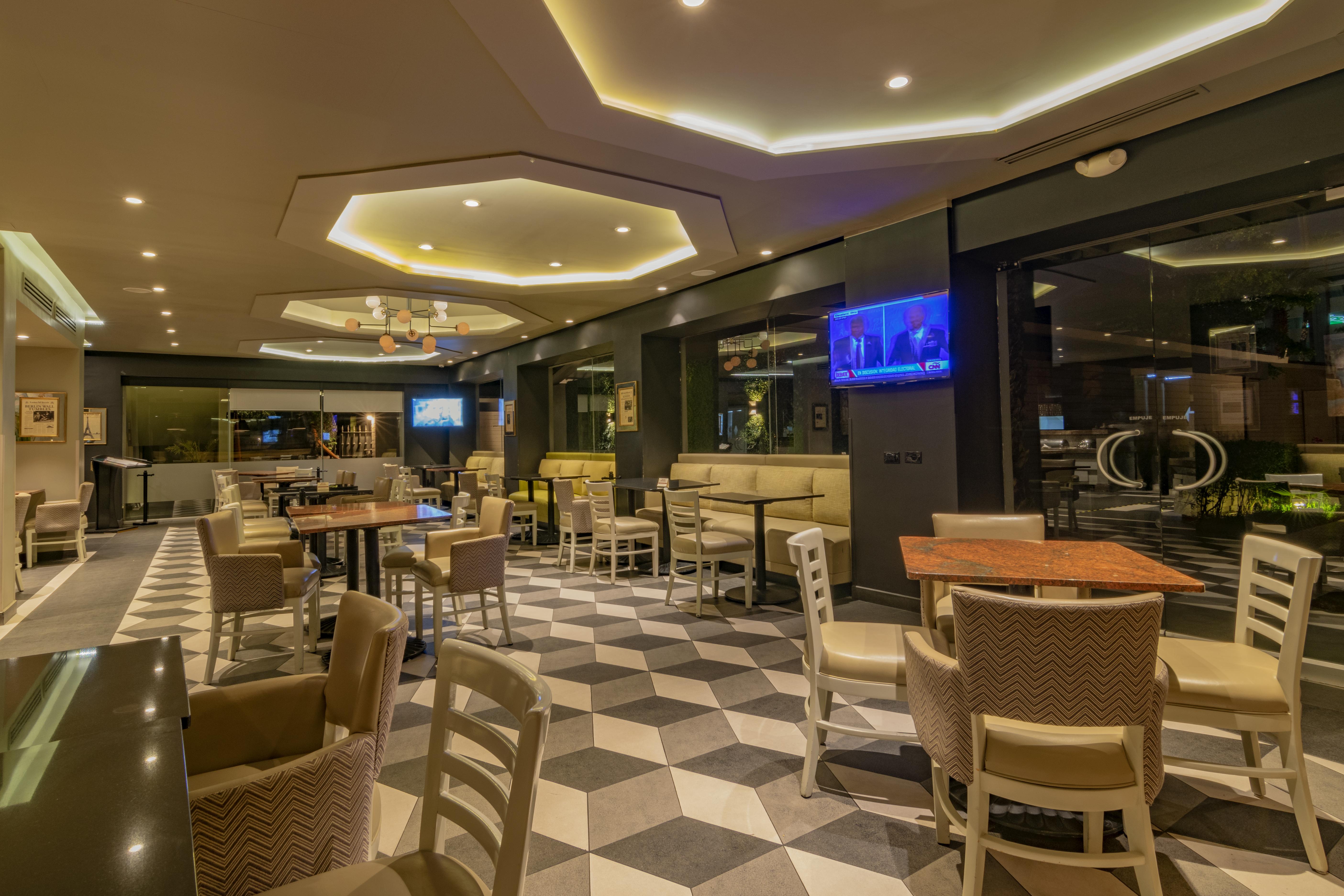 Hotel Lucerna Mexicali Exterior photo