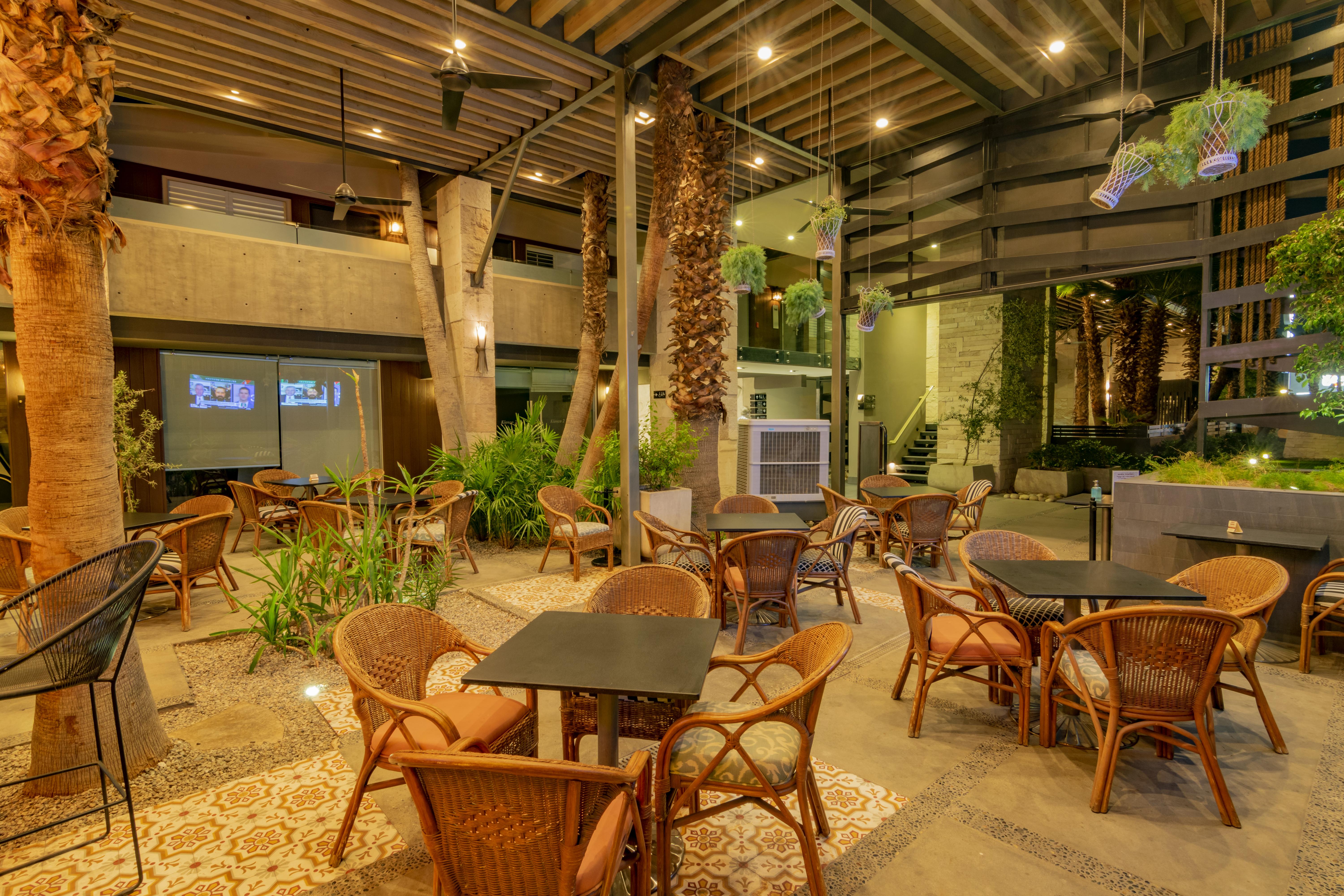 Hotel Lucerna Mexicali Exterior photo